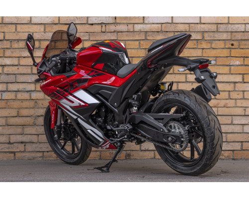 Мотоцикл GPX Demon 250 R красный