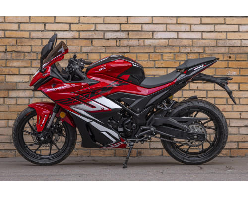 Мотоцикл GPX Demon 250 R красный